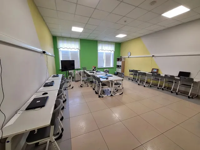 Право заключения договора аренды нежилых помещений общей площадью 81,86 кв.м                            (позиция 230 на поэтажном плане второго этажа блока № 1, позиция 330 на поэтажном плане третьего этажа блока № 1), расположенных в здании по адресу: г. Рязань, Окская ул, 15а. Адрес: г. Рязань, Окская ул, стр.15а