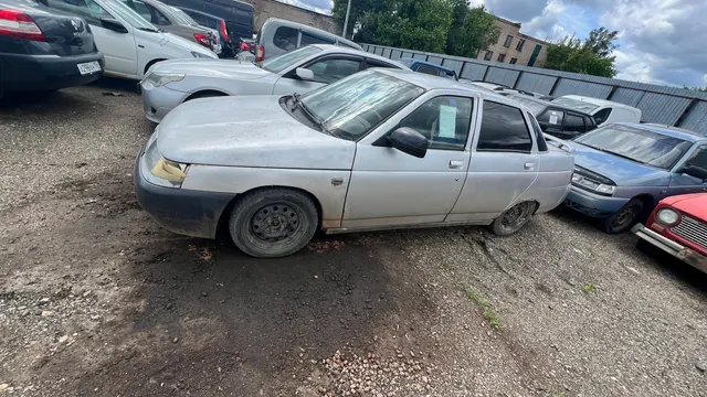 Легковой автомобиль ВАЗ 21102, 2003 г/в, г/н А 023 УН 156, VIN XTA21102040657109