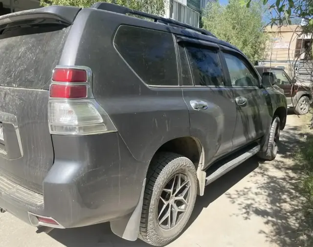 Toyota Land Cruiser Prado, 2013 г.в., г/н О789КУ14, цвет ПЕПЕЛЬНО-СЕРЫЙ, VIN RUTBX8Fj9D0001798. Собственник ГУП ЖКХ РС(Я).