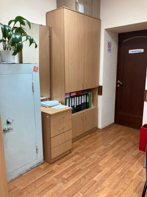 нежилое помещение с кадастровым номером 71:28:010113:802,  общей площадью 25,2 кв.м, движимое имущество – система пожарной сигнализации