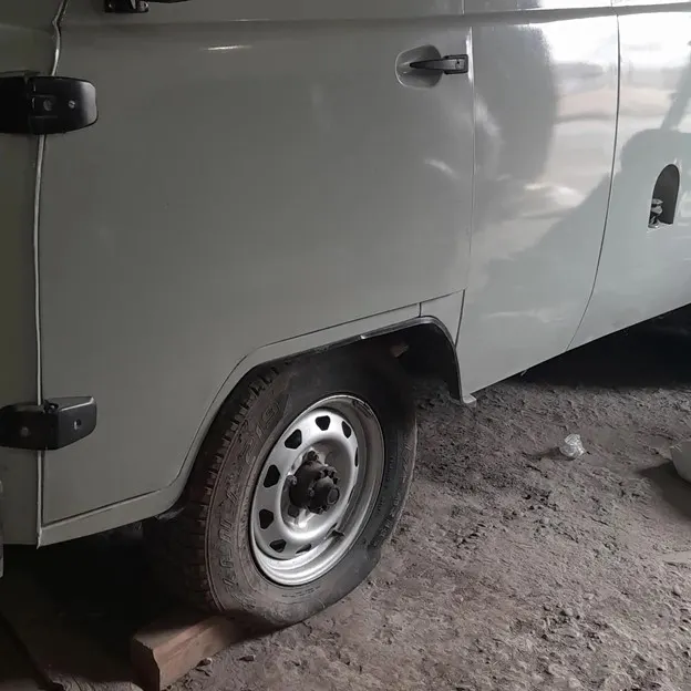 Автомобиль УАЗ-220695