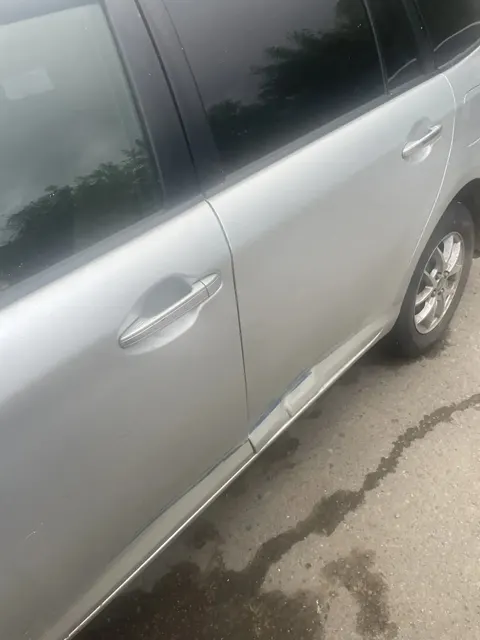 Легковой универсал; TOYOTA; COROLLA FIELDER, 2015 г.в., г/н Н284ЕМ75, номер кузова (прицепа): NZE1648002225, цвет серый. ПТС отсутствует. Автомобиль имеет по всему периметру вмятины, трещины, царапины