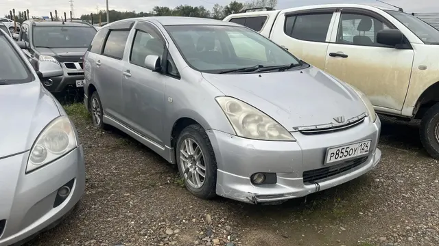 (повторные торги) Автомобиль Toyota Wish, 2003 г.в., г/н Р855ОУ124, VIN отсутствует, № кузова ZNE100081372, цвет серый. Идентификационные номера не сверялись, рабочее состояние не проверялось, автомобиль закрыт, ключи и документы отсутствуют. Должник Фомина М.В. Обременения: Арест, запреты судебного пристава исполнителя на рег. действия. Начальная цена продажи 447950,00 руб. Задаток 68000,00 руб. (пор. 1854)