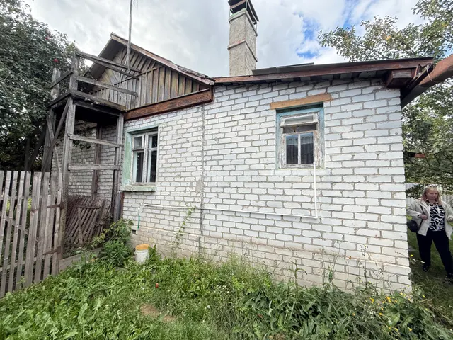 назначение - жилое, общей площадью 51 кв.м., кадастровый номер 32:17:0960405:59 с земельным участком, из земель населенных пунктов  с кадастровым номером 32:17:0960405:30,  площадью 688 кв.м., разрешенное использование: Под жилую застройку Индивидуальную расположенное по адресу: Брянская область, р-н Навлинский, рп Навля, ул 169 стрелковой дивизии, д 52. 