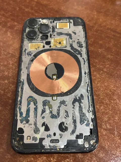 Сотовый телефон  марки Iphone 11 Pro