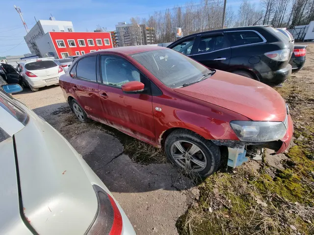 Автомобиль Фольксваген Поло, г.в. 2011, VIN: XW8ZZZ61ZCG019645, г/н: Е095ЕО11, Документы: Нет, Ключи: Нет, Примечание: Передний бампер разбит. АС ПИБИ: 11-009114-1