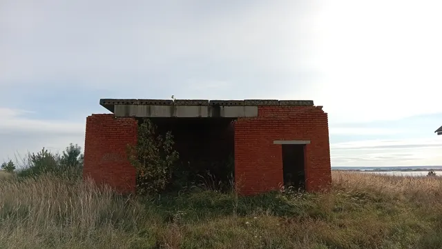 Здание незавершенного строительства с з/у