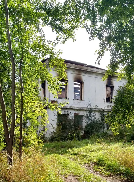 нежилое здание, расположенное по адресу: Ярославская область, Рыбинский р-н, Каменниковский с/о, в районе деревни Юршино,  д. 101