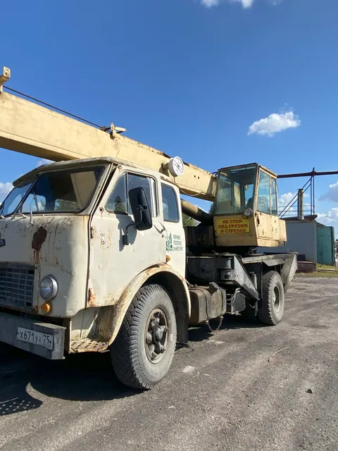 Автокран МАЗ 833