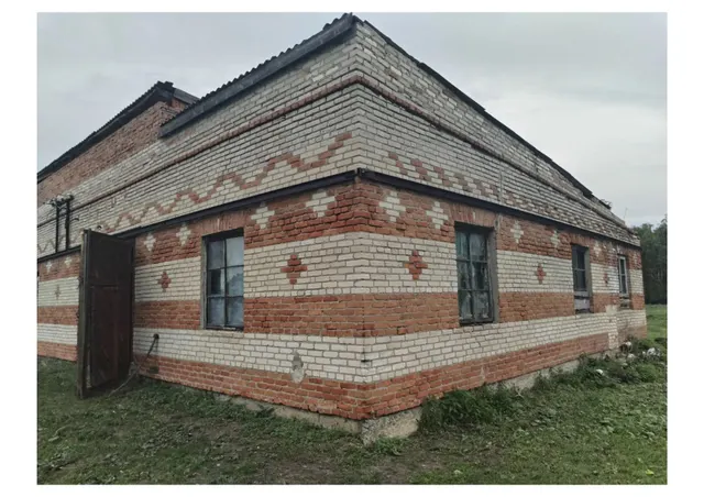 Право заключения договора купли-продажи муниципального имущества указанного в описании лота.