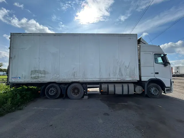 АМТС грузовой фургон ВОЛЬВО FH-6X2R, 2006гв, г/н Р561ТР199, VIN УV2ASW0C86B444516