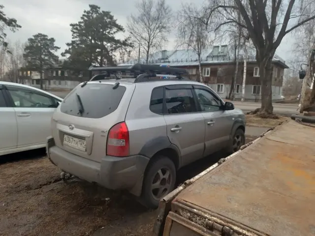 Легковой автомобиль универсал HYUNDAI Tucson, 2009 г.в., г/н A367TH124, VIN KMHJN81BP9U088115, номер кузова KMHJN81BP9U088115, номер двигателя C946550I, цвет серый. Начальная цена продажи 946 000 руб. Задаток 141950 руб.
