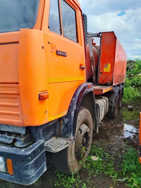 Автомобиль КАМАЗ КО-560, 2013 года выпуска, VIN XVL693200D0000519 (Автомобиль с ключами и СТС. Автомобили разукомплектованы, голая рама и кабина.  Частично отсутствуют колеса)