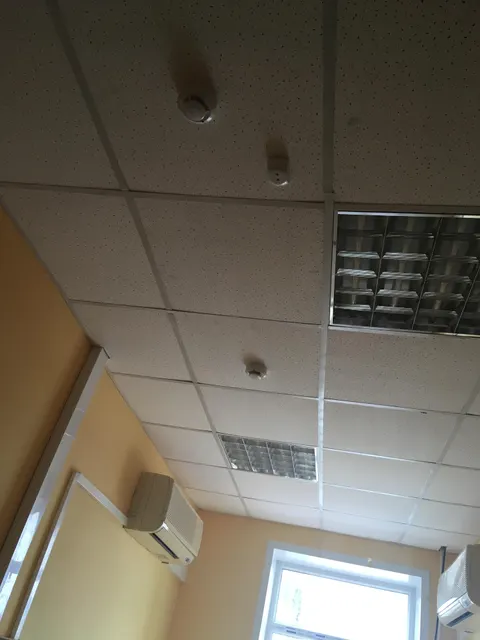 помещение площадью 12,4 кв.м. с кадастровым номером 48:05:0400420:1256 (РНФИ П13490002376), расположенное по адресу: Липецкая область, р-н Добровский, с/п. Добровский сельсовет, с. Доброе, ул. Интернациональная, д. 23, помещение 9