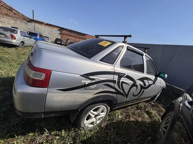 Автомобиль ВАЗ-21102, 2002 г. в., г /н С558РТ196, VIN XTA21102020464353