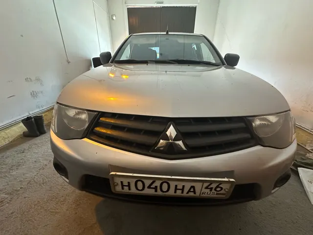 Грузовой бортовой автомобиль Mitsubishi, модель L200 2.5, 2012 года выпуска, цвет - серебристый, государственный номер Н040НА46, идентификационный номер (VIN) MMCJNKB40CDZ28965 (имущество обременено: арест, запрет на совершение регистрационных действий). Должник – ООО «Электростроймонтаж».