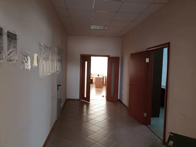 Нежилое помещение - подвал, площадью 71,3 кв.м., кадастровый номер: 74:05:0900079:80, реестровый номер: П13740005055, по адресу: Челябинская обл., р-н Варненский, с. Варна, ул. Мира, д. 15/1, пом. 203. Целевое назначение: нежилое.