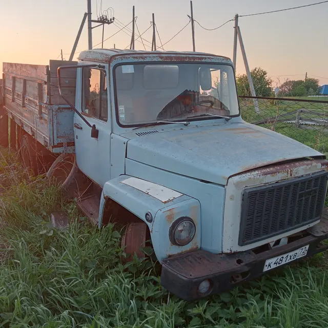 Автомобиль грузовой бортовой ГАЗ3307, 1993 года выпуска,  идентификационный номер ХТН330700Р1453352, модель, № двигателя 511-103678, шасси № 1453352, цвет кузова - синий.