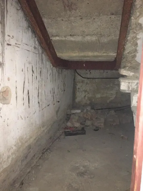 Нежилое помещение,  находящееся я  в казне городского округа город Кумертау Республики Башкортостан, расположенное по адресу: Республика Башкортостан,  город Кумертау, ул. К.Маркса, д. 11, помещение 5,   с кадастровым номером 02:60:010131:152