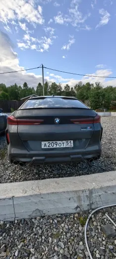 Автомобиль BMW X6, 2020 г.в., VIN WBSCY010209D04992, г.н. А209ОТ51, цвет черный, кузов без видимых повреждений, световые приборы без повреждений. Работоспособность не проверялась. Расположенный по адресу: Мурманская обл., Кольский р-н, Рублево тер., уч. 56. Должник Борецкий А.А.