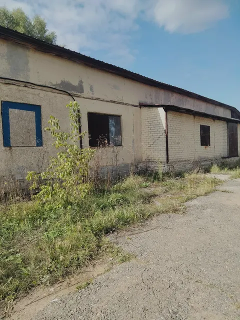 Нежилое здание, Пермский край, г. Чайковский, с. Большой Букор, ул. Победы, д. 19 с земельным участком площадью 529+/-16 кв.м, кадастровый номер земельного участка 59:12:0070000:625, Пермский край, Чайковский район, с. Большой Букор, ул. Победы, д. 19