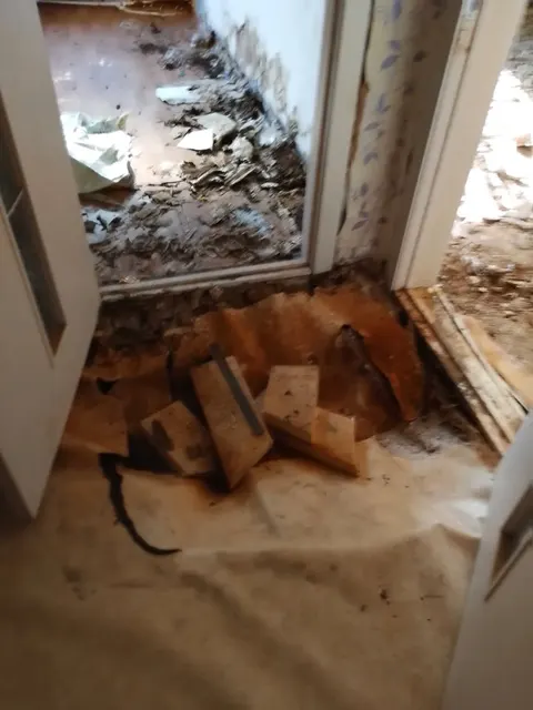 Нежилое помещение, КН 60:15:8039001:174 по адресу Псковская область, р-н. Печорский, д. Подлесье, ГП "Печоры", ул. Полевая, д. 3, кв. 1