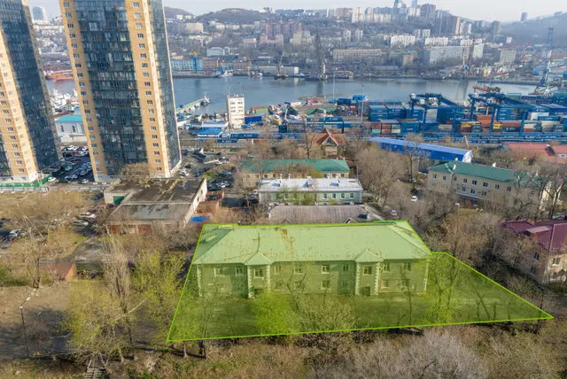 Продажа находящегося в федеральной собственности объекта недвижимого имущества площадью 992,9 кв. метра (кадастровый номер 25:28:030010:242), местоположение: Приморский край, г. Владивосток, ул. Киевская, д. 8, с одновременным предоставлением в аренду земельного участка площадью 1 577 кв. метров (кадастровый номер 25:28:030010:128), на котором расположен такой объект недвижимого имущества.