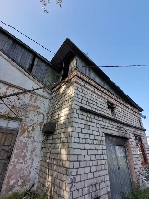 нежилое здание с земельным участком по ул. Партизанская, стр. 2