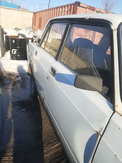 Автомобиль марки "ВАЗ 21053" белого цвета, государственный регистрационный знак У 201 НО 63 регион VIN XTA210530X1827567, 1999 г.в.