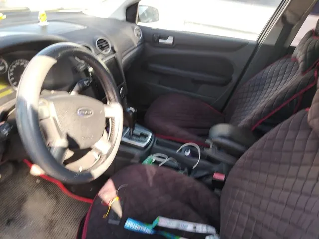Автомобиль марки ФОРД Фокус, г.р.з. А 617 ТЕ 86, VIN X9F4XXEED45R61265, 2005 г.в. ТС обременено ЗАЛОГОМ. По общему правилу при переходе права собственности залог сохраняется в соответствии со ст. 353 ГК РФ; приобретатель имущества приобретает права и несет обязанности залогодателя. Риски, связанные с сохранением залога и возможностью обращения взыскания на предмет залога, несет приобретатель. ТС имеет ограничения ФССП на регистрационные действия (ключи и документы отсутствуют)
