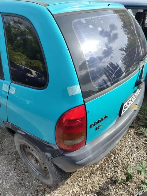 Автомобиль марки Opel Corsa, год выпуска не установлен, г/н В817АЕ184, VIN: VSX000078R4390131.
