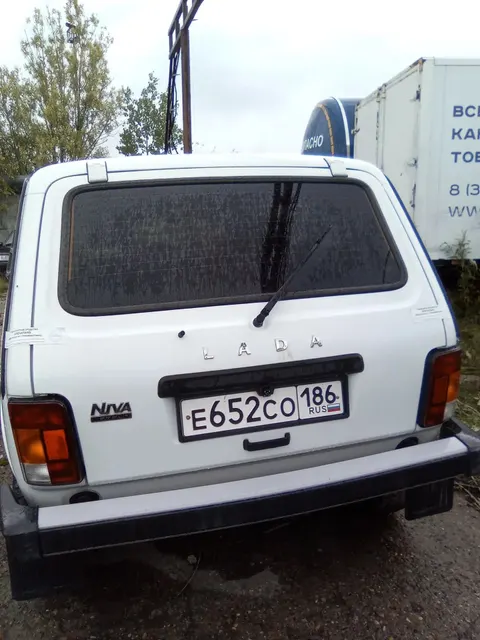 Автомобиль марки ЛАДА 212140 4х4, г.р.з. Е652СО186, VIN XTA212140P2453907, 2022 г.в., ТС обременено ЗАЛОГОМ. По общему правилу при переходе права собственности залог сохраняется в соответствии со ст. 353 ГК РФ; приобретатель имущества приобретает права и несет обязанности залогодателя. Риски, связанные с сохранением залога и возможностью обращения взыскания на предмет залога, несет приобретатель. ТС имеет ограничения ФССП на регистрационные действия (ключи и документы отсутствуют)