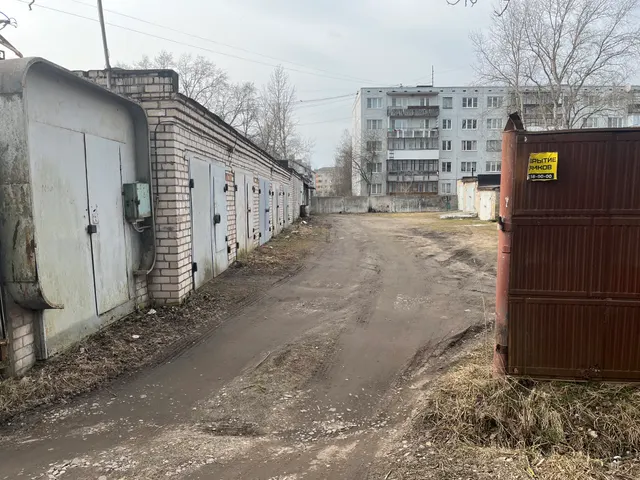Лот № 1. Нежилое помещение (гараж) площадью 20,1 кв. м, кадастровый номер 60:27:0140204:337. Местоположение: Псковская обл., г. Псков, ул. Николая Васильева, д. 73Б, КИГ № 87, бокс № 19. Основание для реализации на торгах - постановление о передаче арестованного имущества на торги. Должник (собственник) – Ефремов Н.В.