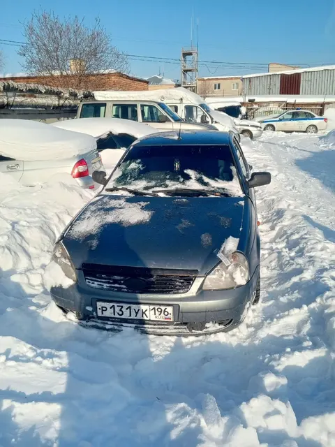 Автомобиль Лада Приора 217230, г/н Р131УК196, 2011 г.в., цвет: средний серо-зеленый металл, VIN: XTA217230B0158362