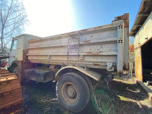Автомобиль грузовой самосвал МАЗ 555140-2123