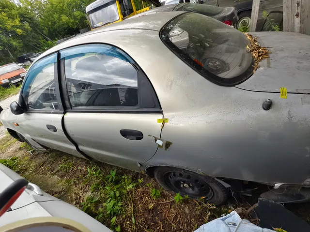 Автомобиль CHEVROLE ЛАНОС г.р.з. К887СУ 72 с ключами ТС имеет ограничения ФССП на регистрационные действия (документы отсутствуют, техническое состояние не проверялось, пробег не известен). Имущество продается в том виде, в каком оно есть, в случае продажи возврату/обмену не подлежит. За скрытые дефекты имущества Продавец ответственности не несет.