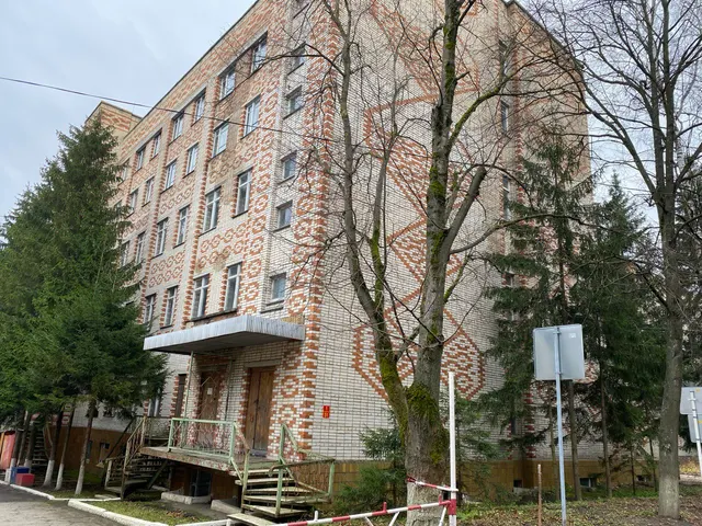 здание, назначение: нежилое здание, площадью 2491 кв.м., с К№71:17:030104:2740,с земельным участком из земель населенных пунктов, вид разрешенного использования – предпринимательство, с К№ 71:17:030104:2890, площадью 798 кв.м., местонахождение:местонахождение: РФ, Тульская область, муниципальный район Плавский, городское поселение город Плавск, ул. Орлова, д.2а, строение 27.