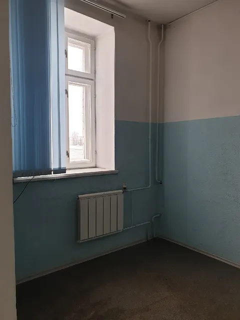 Нежилые помещения №№ 5-7 общей площадью 30,6 кв.м, расположенное на 2 этаже здания по адресу: Вологодская область, Сокольский муниципальный район, городское поселение город Сокол, г. Сокол, ул. Советская, д. 81.