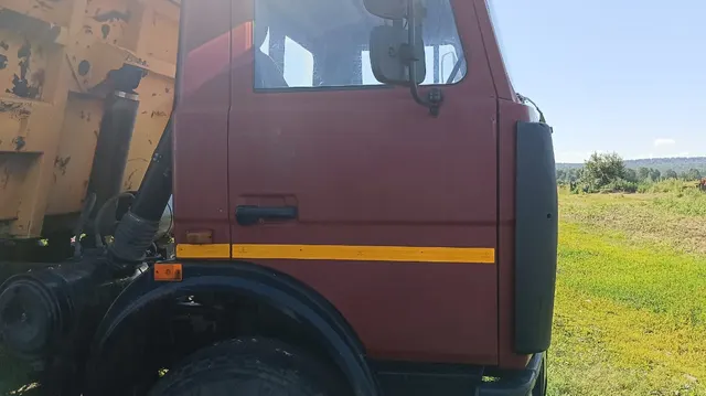 Грузовой самосвал МАЗ-5516Х5-471-050, ПТС 63 ОВ 382287 от 22.12.15, VIN Y3M5516X5G0000127, год изготовления ТС – 2015, модель, № двигателя ЯМЗ-65853 №F0583178, цвет кузова – красный, регистрационный знак X255МН124