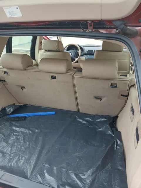 Легковой автомобиль BMW X5, 2002 года выпуска, идентификационный номер (VIN): WBAFA51020LM38890, № кузова (прицепа): WBAFA51020LM38890, шасси (рамы): отсутствует, мощность двигателя: 231 л.с., 170 кВт, объем двигателя: 2979 куб.см, цвет: вишневый, гос. номер М639МР77