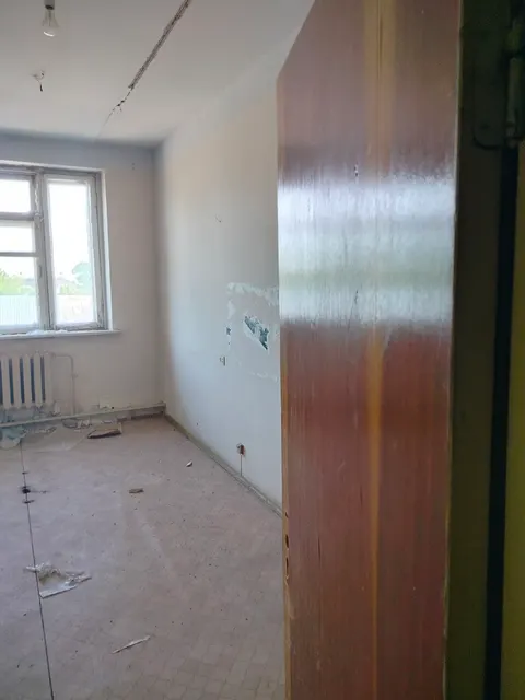 Нежилое помещение общей площадью 17,0 кв. м (кадастровый номер 53:23:7009401:292, РНФИ П13540000763), расположенное по адресу: г. Великий Новгород, пер. Мининский, д.7