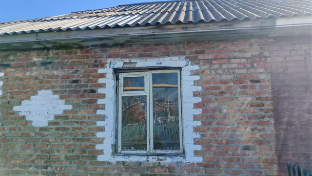 Объект недвижимого имущества: жилой дом, (жилое помещение признано непригодным для проживания), расположенный по адресу: Омская область, Саргатский район, р.п. Саргатское, ул. 40 лет, д. 40, кв. 2 площадью 29 кв.м., кадастровый номер 55:24:050219:125, вид разрешенного использования: дом блокированной застройки, 1990 год завершения