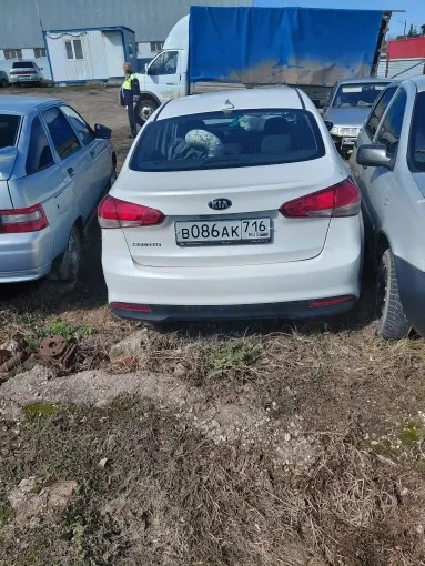 Автомобиль марки  KIA YD (CERATO,FORTE) (086)