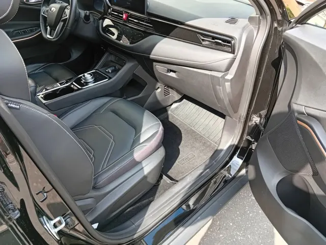 Продажа транспортного средства Легковой автомобиль Москвич 3е (VIN XTC213500P0A01064)