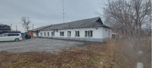Земельный участок с кадастровым номером 25:16:260101:182, РНФИ П11270000963, с расположенным на нем объектом недвижимого имущества:  - нежилое здание с кадастровым номером 25:16:260102:1780, РНФИ П12270004663, по адресу: местоположение установлено относительно ориентира, расположенного в границах участка. Ориентир нежилое здание. Почтовый адрес ориентира: Приморский край, Спасский р-н, с. Спасское, ул. Спасская, д. 137/1.