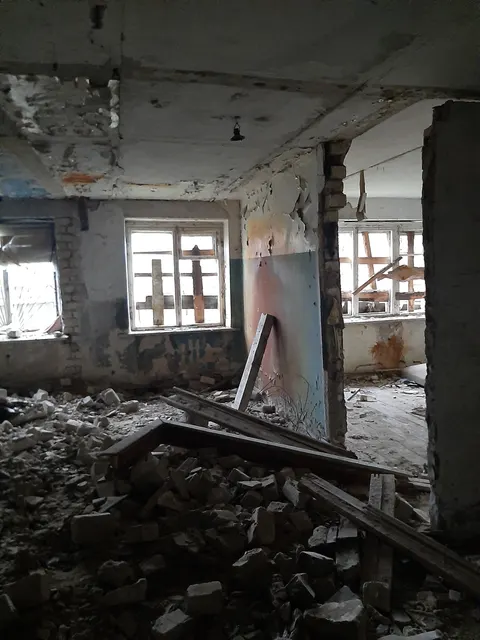 Земельный участок площадью 776,0 кв. м, кадастровый номер 32:20:0351201:436 с расположенным на нем объектом: здание интерната, назначение: нежилое здание, количество этажей: 2, общей площадью 872,4 кв. м, кадастровый номер 32:20:0351201:136