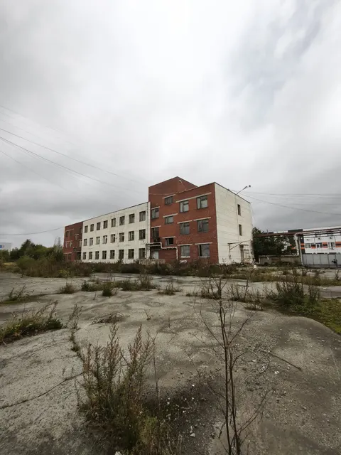 Продажа наход. в фед. собственности объектов недвижимого имущества: зданий и объектов незаверш. стр-ва общей площадью 6 968,5 кв. м. (кад. номера: 66:41:0404019:342, 66:41:0404019:345, 66:41:0404019:330, 66:41:0404019:341), объекта незаверш. стр-ва площадью застройки 1 544,2 кв. м., сооружения, одновременно с земельным участком (кад. номер 66:41:0404019), местоположение: обл. Свердловская, г. Екатеринбург, проезд Складской, дом 6.