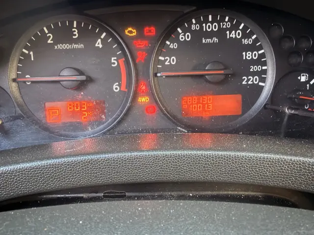 Автомобиль Nissan Navara, 2012 года выпуска, цвет - черный, государственный номер В936АА41, идентификационный номер (VIN) VSKCVND40U0505810, номер двигателя УD25809565B, мощность двигателя - 190 л.с, объем двигателя - 2488 куб. см.