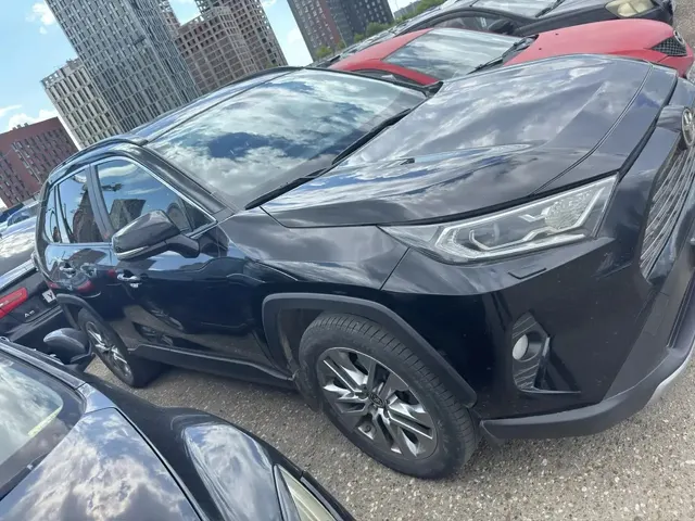 Легковой универсал TOYOTA RAV4, 2021 г.в., г/н К233ТН716; VIN XW7D43FV60S038307. (Поручение 1769, должник ООО "Комплексное Энергоразвитие Инжиниринг"). Начальная стоимость 2 864 700,00 рублей.