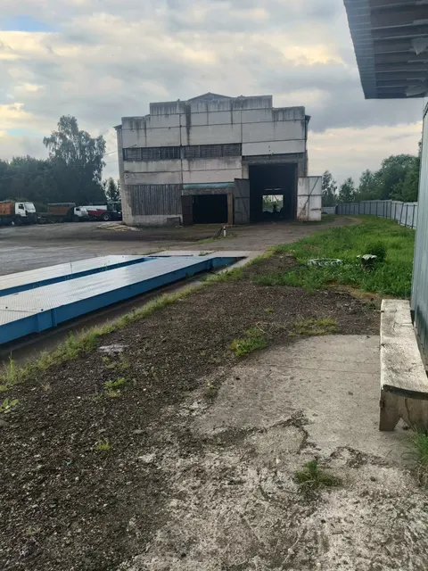 Здание технологического назначения, общей площадью 1160,7 кв. м., с кадастровым номером 67:04:0010153:76, расположенное на земельном участке с кадастровым номером 67:04:0010155:24, общей площадью 3884 кв. м., категория земель – земли населенных пунктов, вид разрешенного использования: для производственных целей, расположенное по адресу: Смоленская область, Глинковский район, с. Глинка, ул. Энергетиков, д. 8.